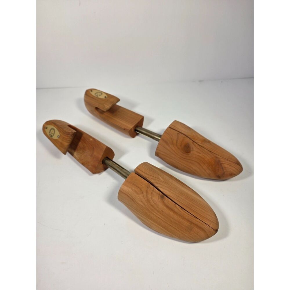 Vintage Wilmington Country Club Aromatic Cedar Shoe Trees Split Toe Mens Shapers - Picture 5 of 6